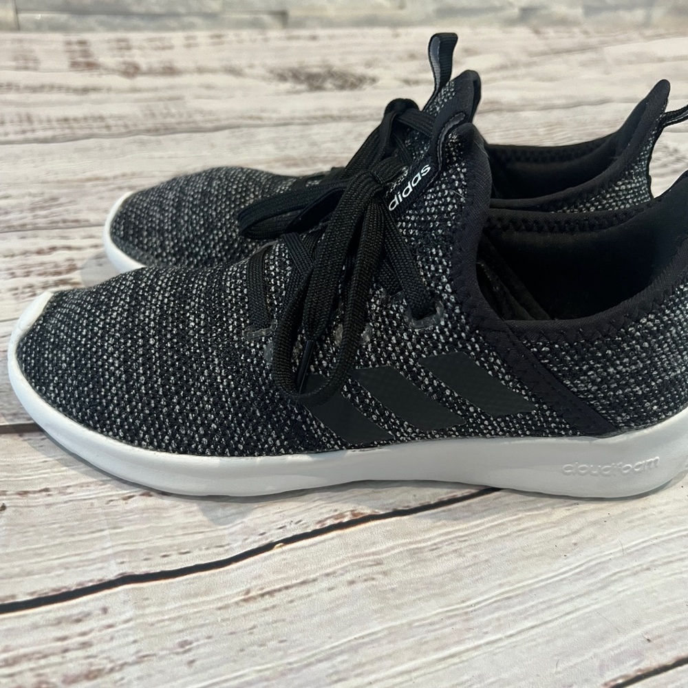 Women’s Memory Foam Adidas Size 6 - image 4